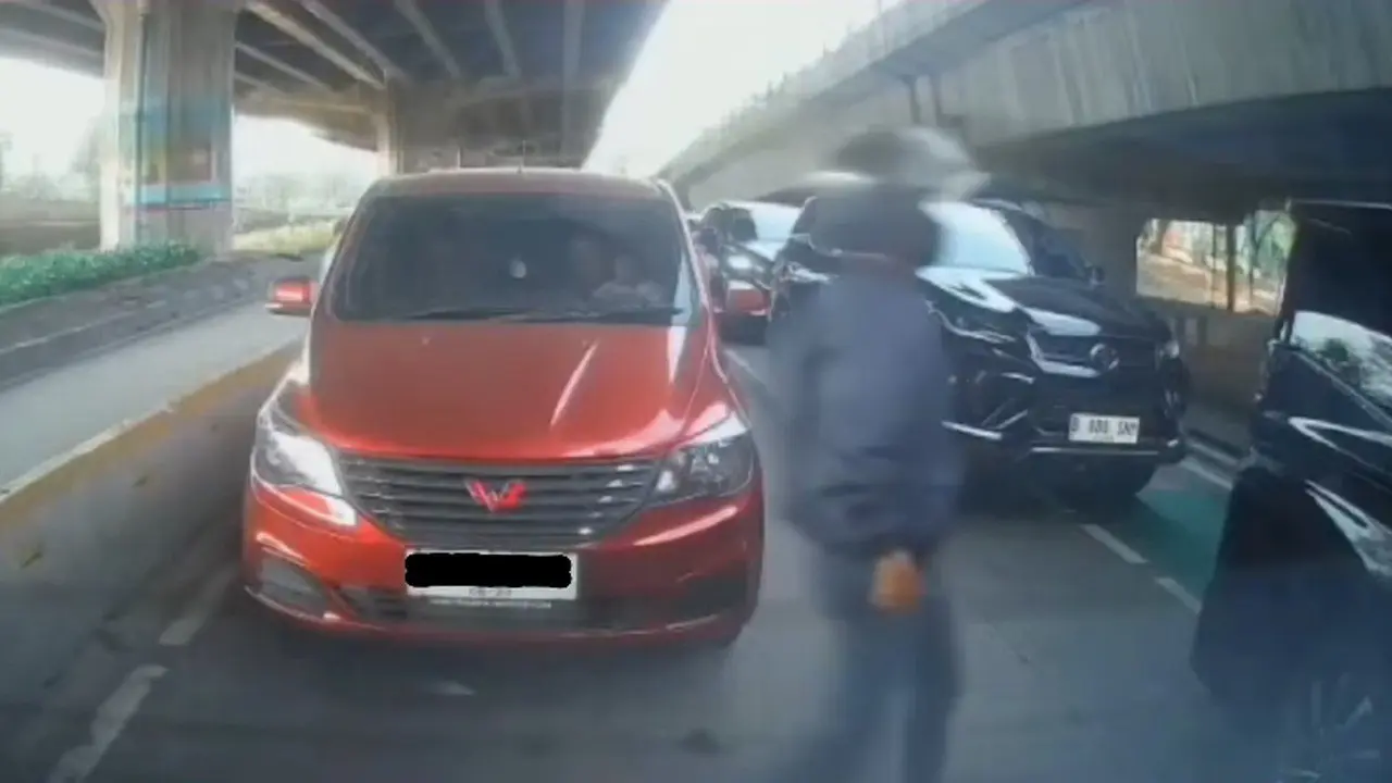 Aksi Penjambretan di Lampu Merah Yos Sudarso Terekam Kamera, Polisi Buru Pelaku