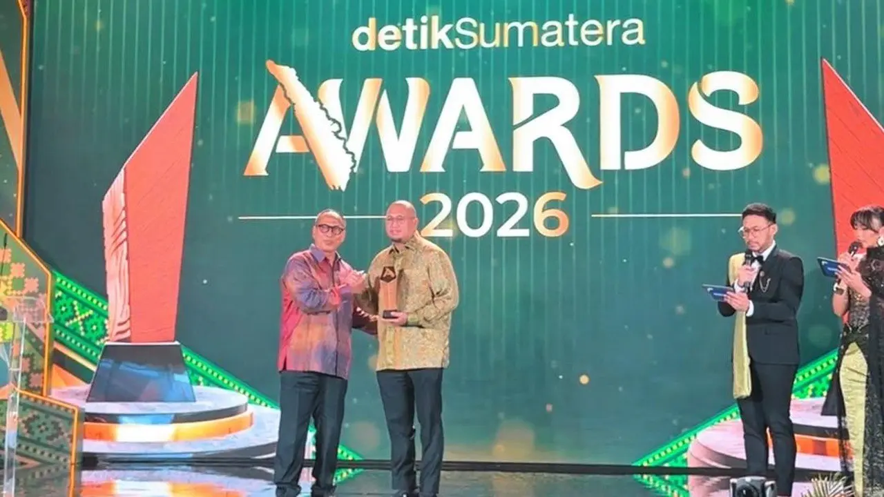 Andre Rosiade Raih Penghargaan, Sebut Komitmen Prabowo untuk Sumbar Sangat Besar