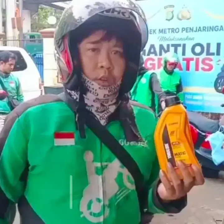 Apel Sabuk Kamtibmas Polsek Penjaringan Berikan Manfaat Ganti Oli Gratis untuk Ojol