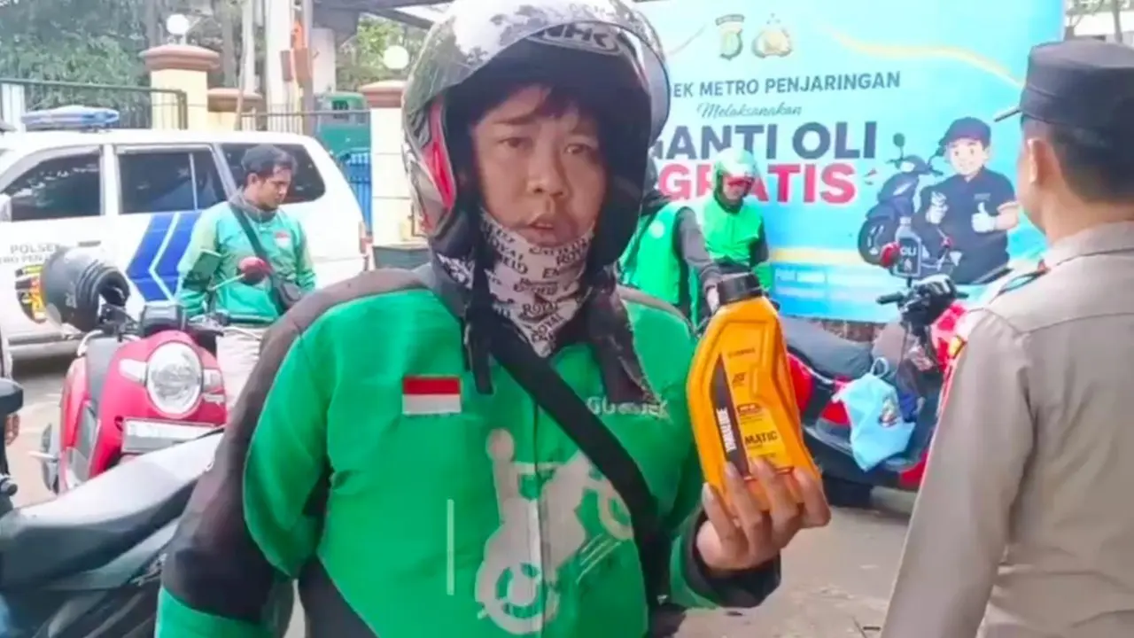 Apel Sabuk Kamtibmas Polsek Penjaringan Berikan Manfaat Ganti Oli Gratis untuk Ojol