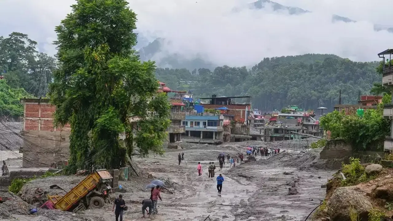Banjir Bandang di Perbatasan Nepal-China: 2.500 Hilang, Upaya Penyelamatan Intensif