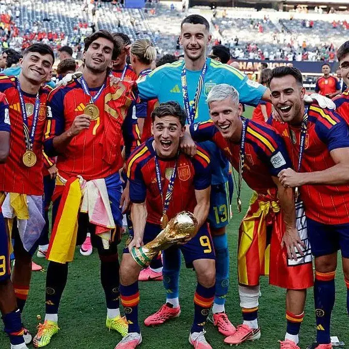Barcelona Batalkan Penghargaan Pemain Juara Piala Dunia Akibat Insiden Suporter
