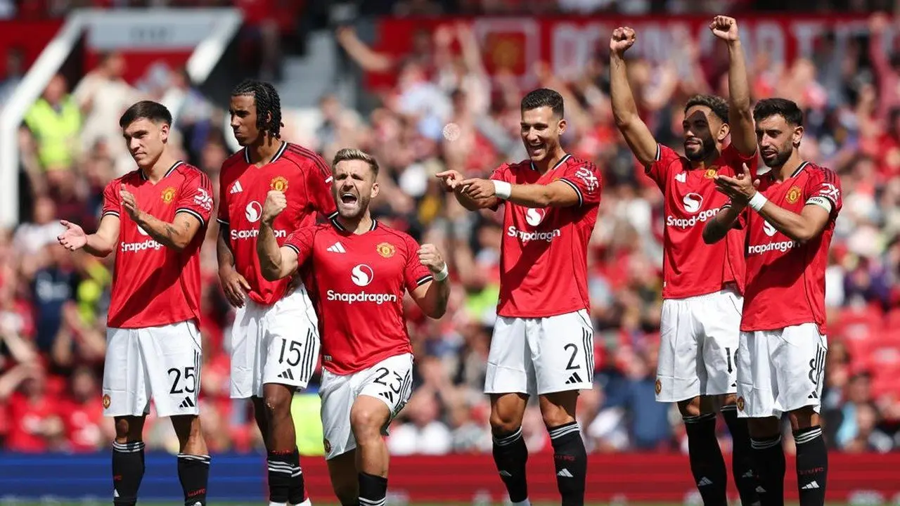 Bryan Robson Sarankan MU Rekrut Bek Kiri Baru, Tapi Ada Kendala Dana