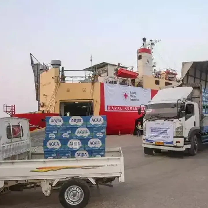 Danone dan PMI Ulurkan Tangan Bantu Korban Gempa NTT