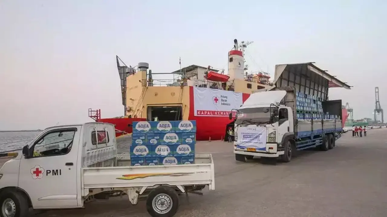 Danone dan PMI Ulurkan Tangan Bantu Korban Gempa NTT