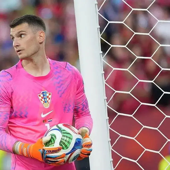 Dominik Livakovic Gabung Barcelona, Kontrak Hingga 2030