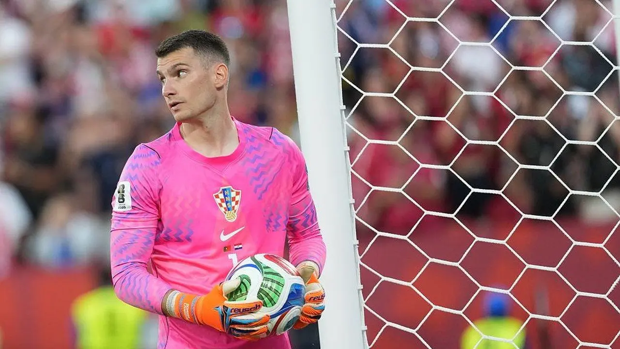 Dominik Livakovic Gabung Barcelona, Kontrak Hingga 2030