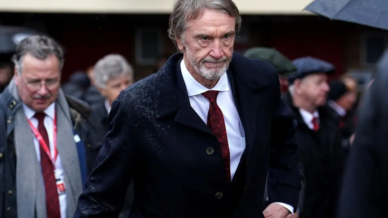 Ekspresi Sir Jim Ratcliffe Saat MU Ketahui Lawan di Liga Champions