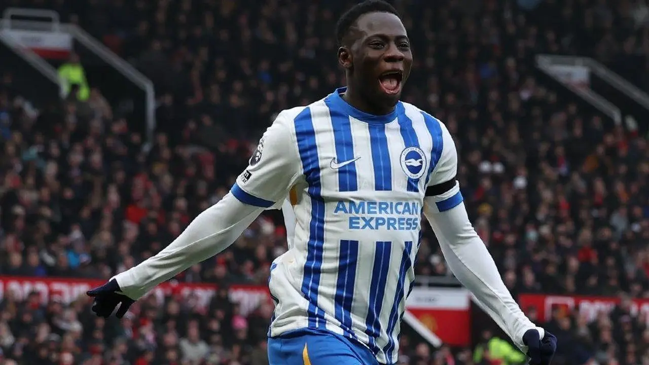 Fabian Hurzeler Berupaya Tahan Yankuba Minteh dari Liverpool