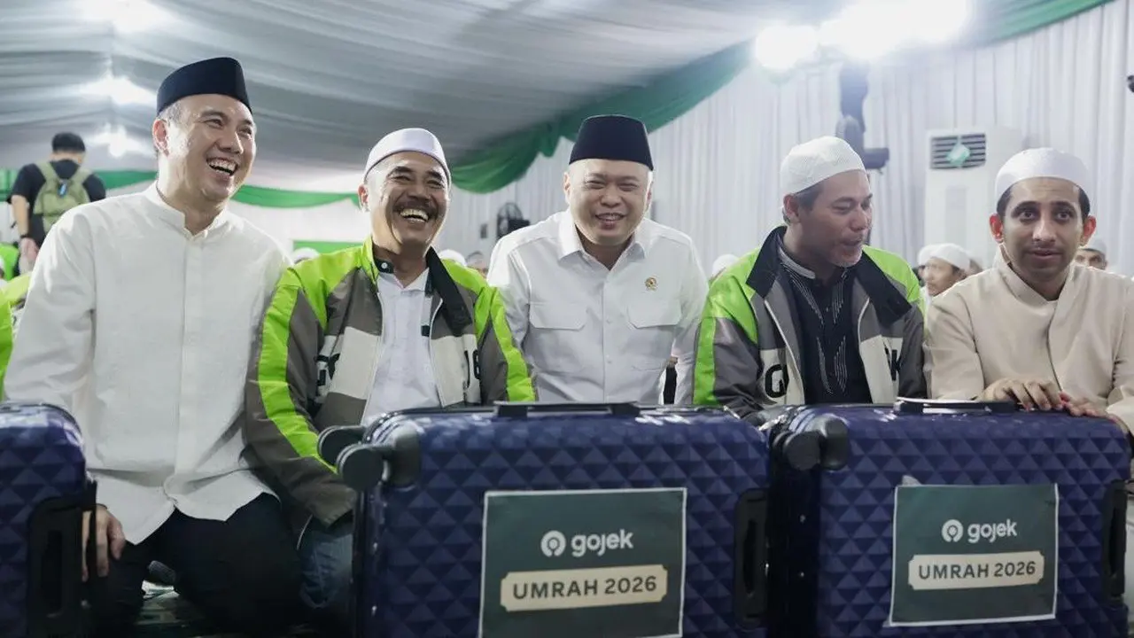 Gojek Berikan Apresiasi Umrah untuk 70 Mitra Driver Veteran