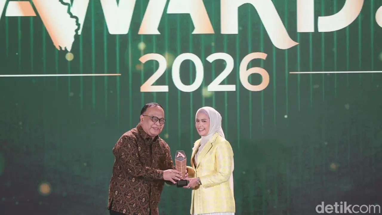 Karmila Sari Dianugerahi Penghargaan Legislator Peduli Pendidikan dan Pemberdayaan Perempuan