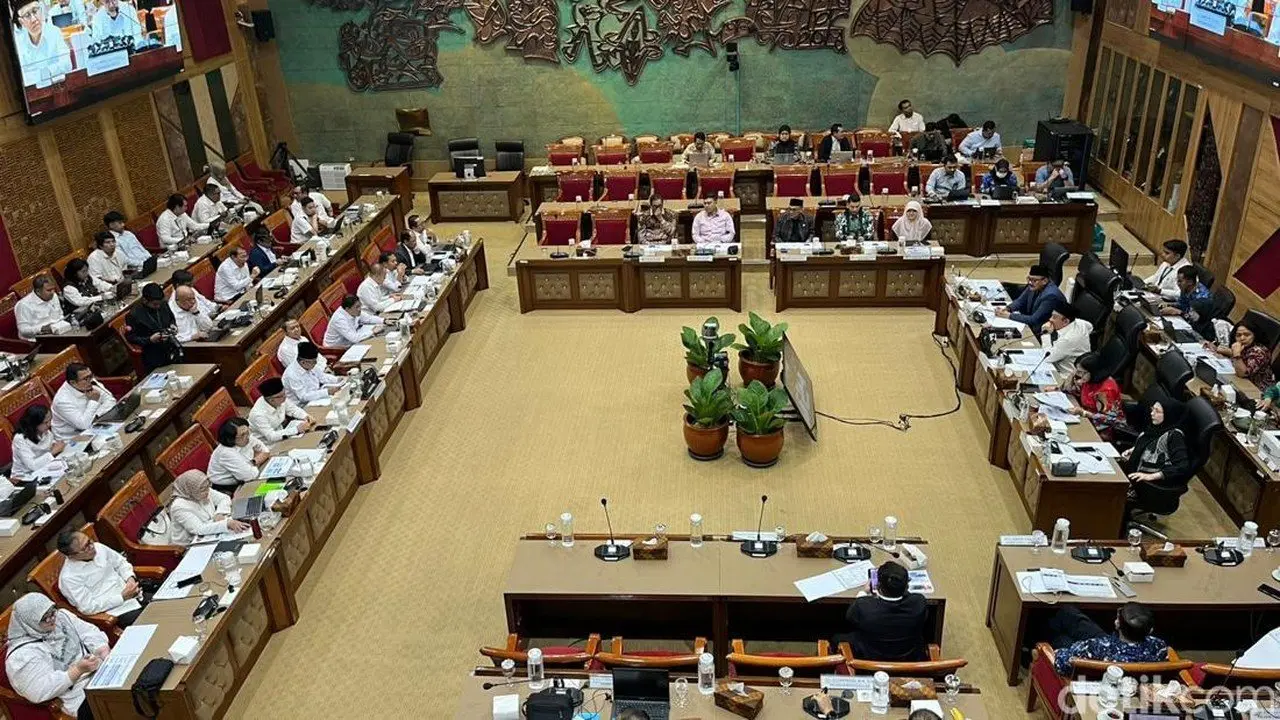 Kemendikdasmen Ajukan Tambahan Rp 157,76 T untuk Revitalisasi Sekolah dan Program Prioritas