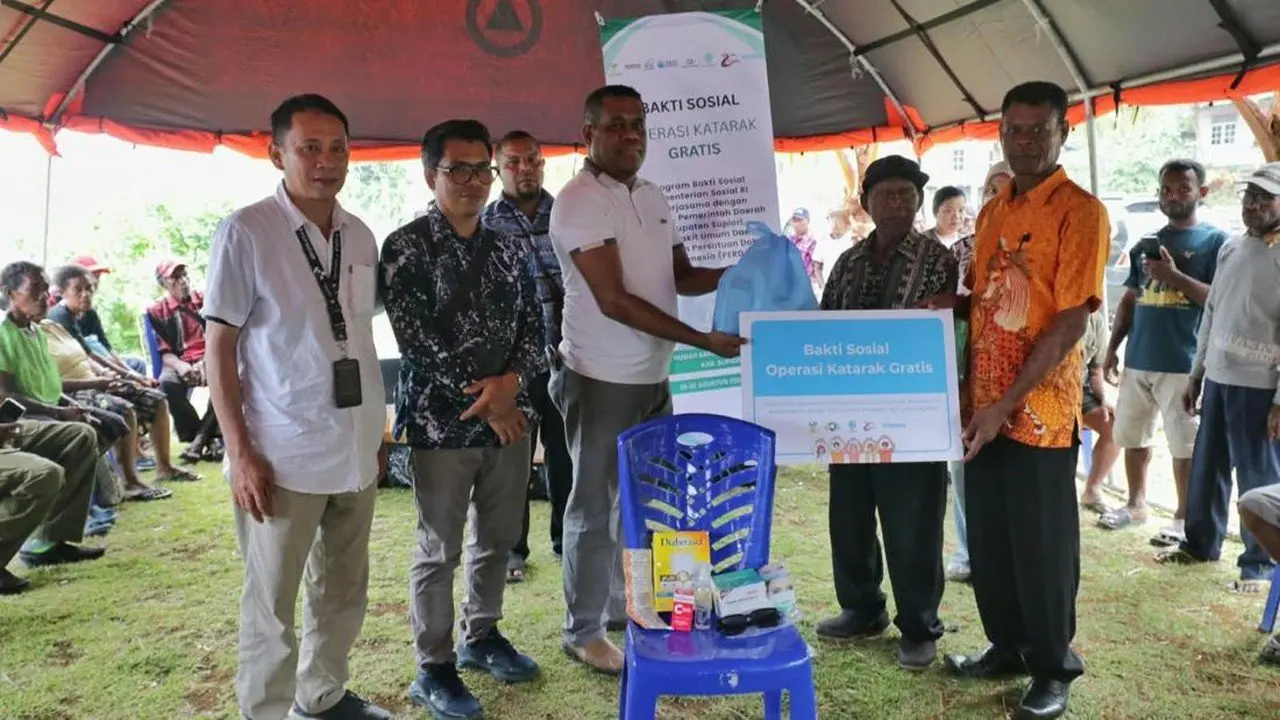 Kemensos dan Pemkab Supiori Gelar Operasi Katarak Gratis, Ribuan Warga Terbantu