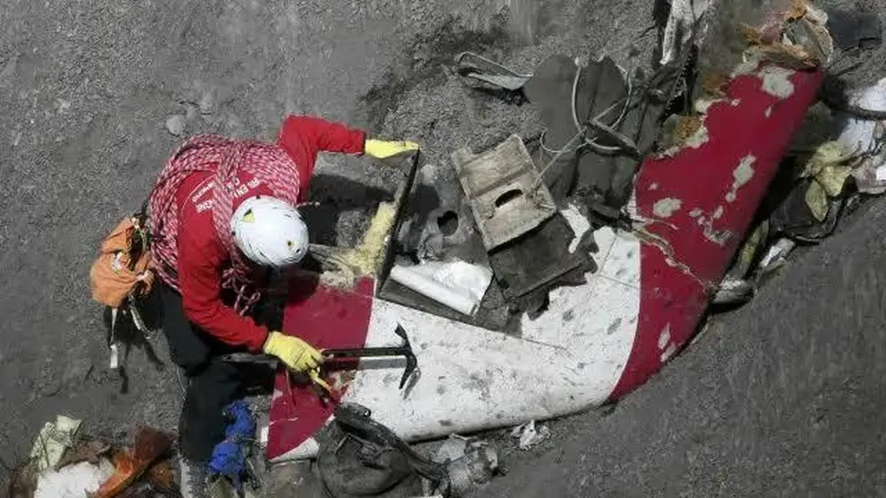 Kopilot Sengaja Jatuhkan Pesawat Germanwings di Pegunungan Alpen