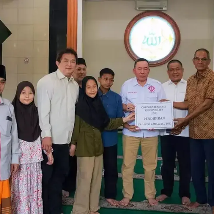 LPKR Berikan Beasiswa untuk Empat Anak di Tangerang