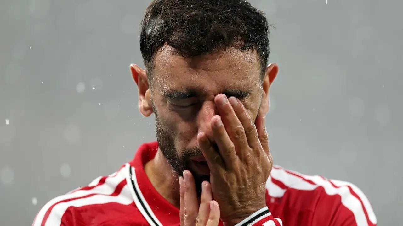 MU Gasak Ipswich 5-2 di Old Trafford, Atap Stadion Bocor Dihantam Hujan