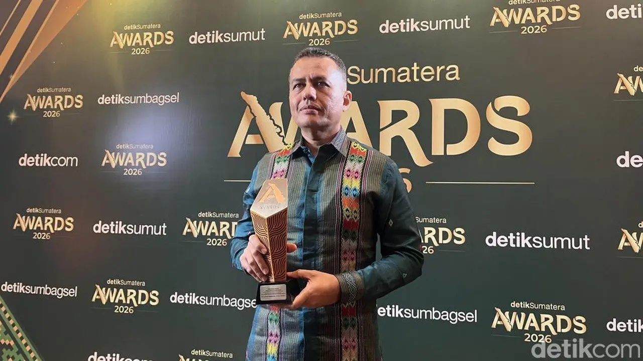 Musa Rajekshah Meraih Penghargaan Atas Kontribusi Pembangunan Infrastruktur Sumut
