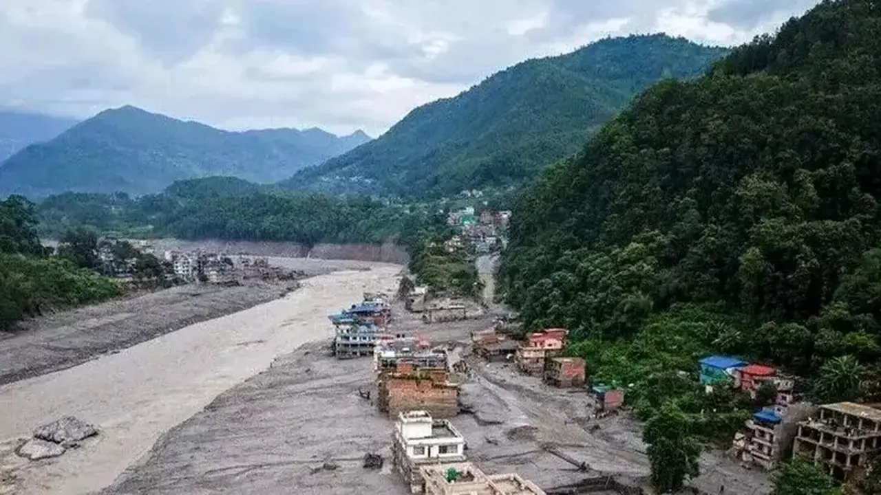 Nepal Mendesak Meta dan TikTok Memberantas Hoaks AI Pasca-Banjir Bandang
