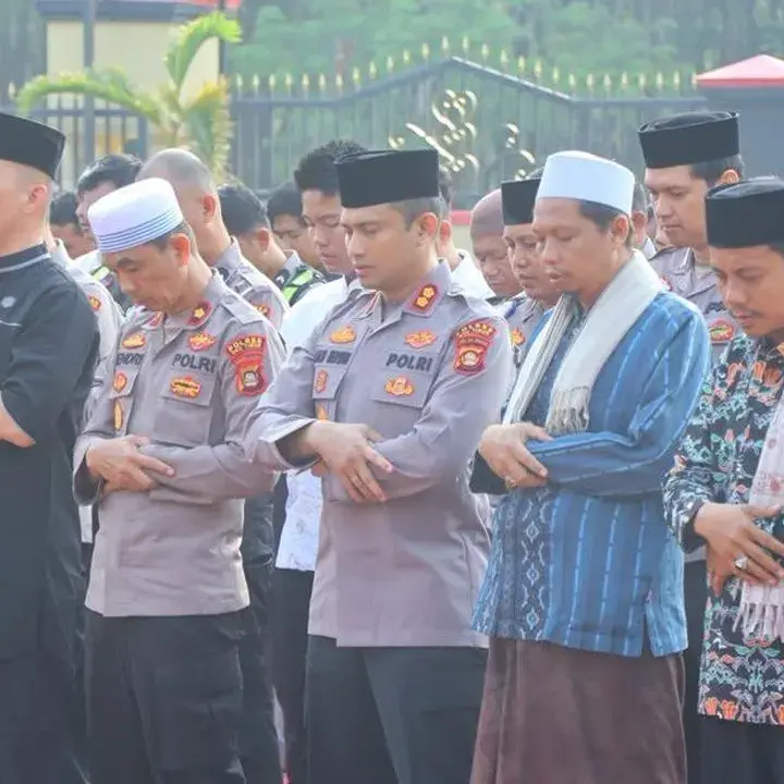 Polres OKU Timur Gelar Salat Istisqa Atasi Karhutla