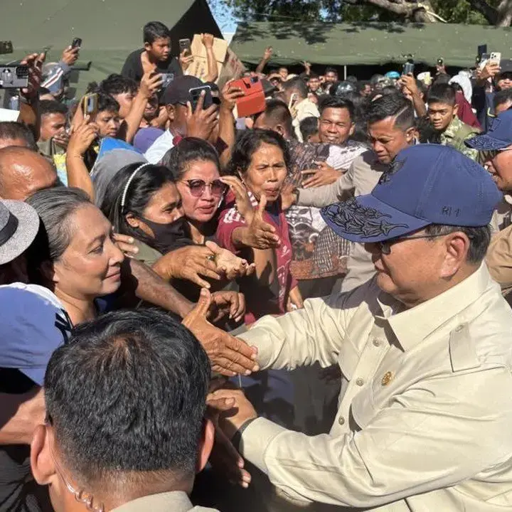 Prabowo Subianto Kunker ke NTT Pasca Gempa, Cek Posko Hingga Berdialog dengan Warga