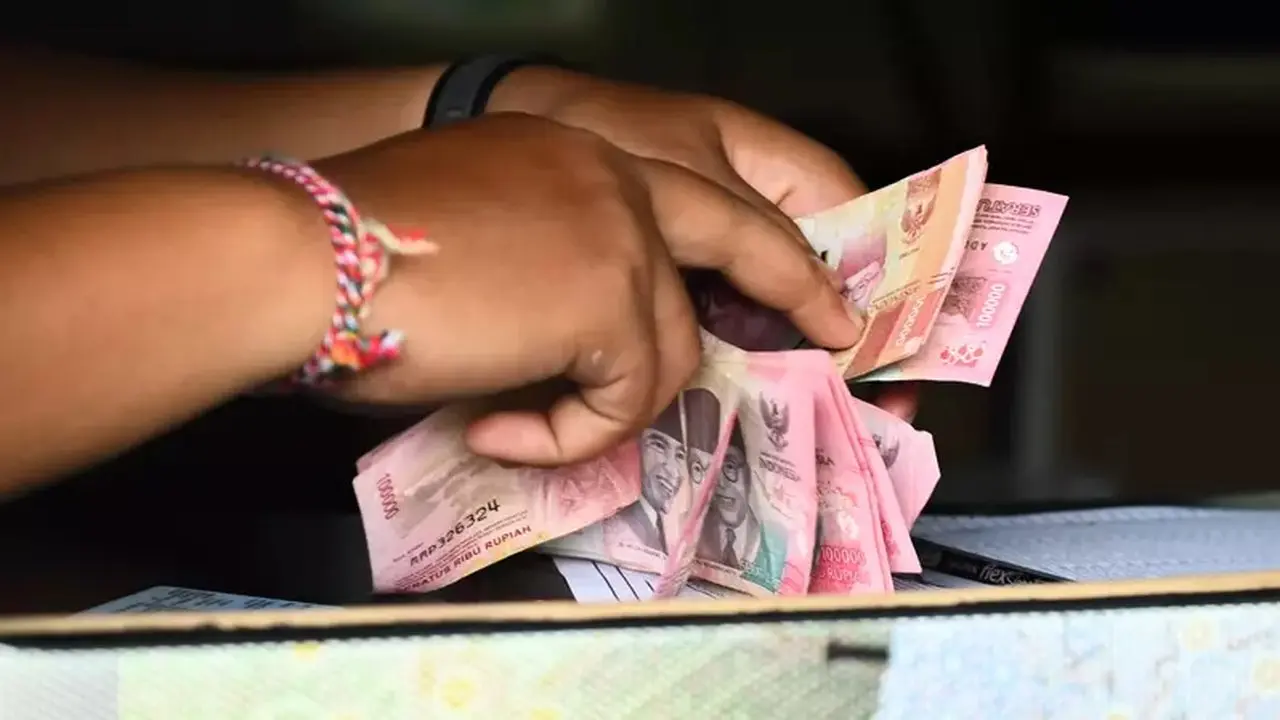 Proyeksi Rupiah Pekan Depan: Menguat Sementara, Potensi Melemah Akibat Data Inflasi dan Geopolik