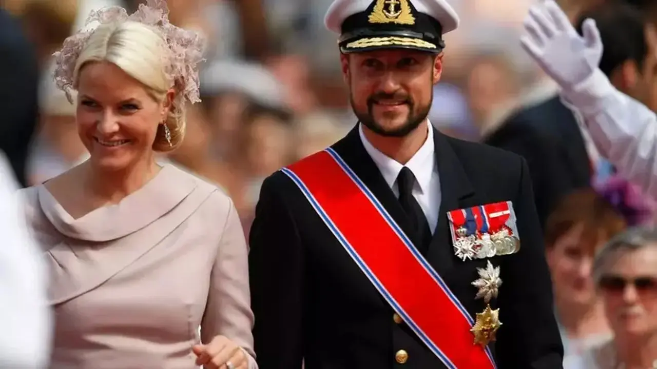 Raja Haakon VIII Resmi Bertakhta, Hadapi Tantangan Skandal Keluarga Kerajaan Norwegia