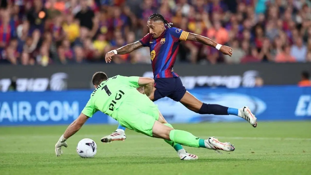 Raphinha Bersinar di Posisi Striker, Barcelona Tetap Pertimbangkan Rekrut Penyerang Baru