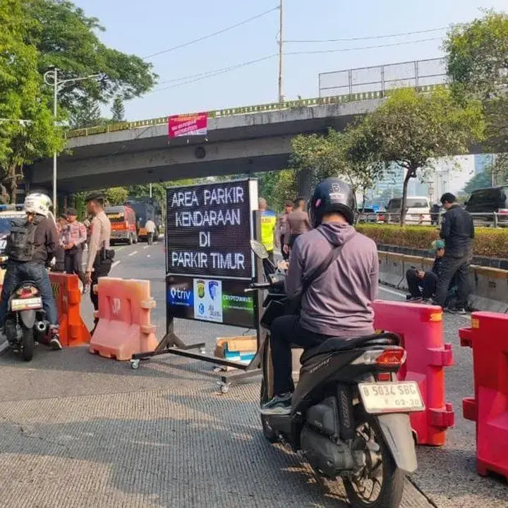 Rekayasa Lalu Lintas di Jalan Gatot Subroto Menuju DPR Berlaku Situasional