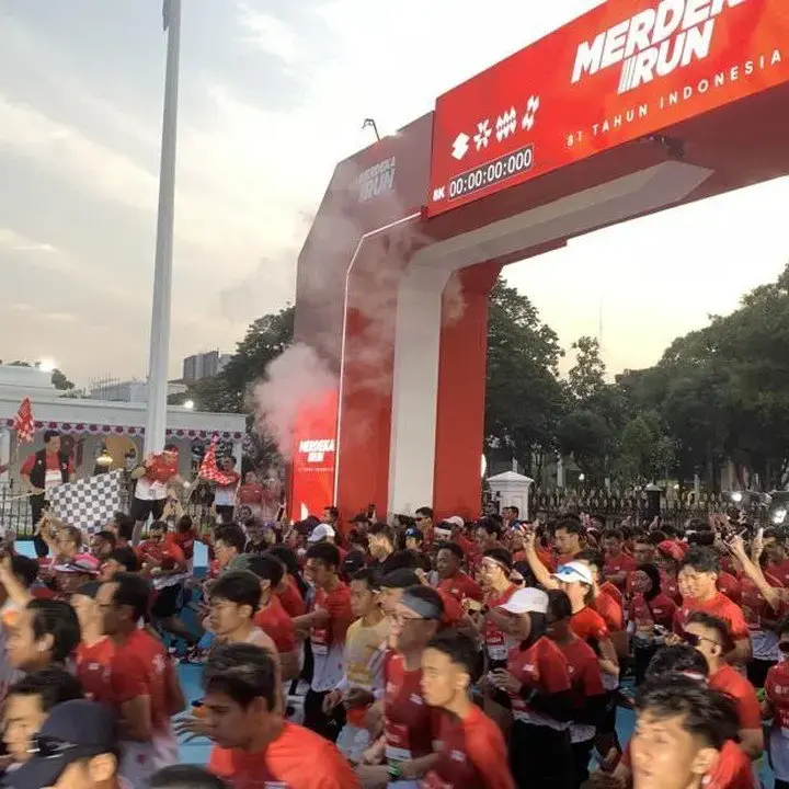 Ribuan Pelari Meriahkan Merdeka Run 2026 di Depan Istana Merdeka