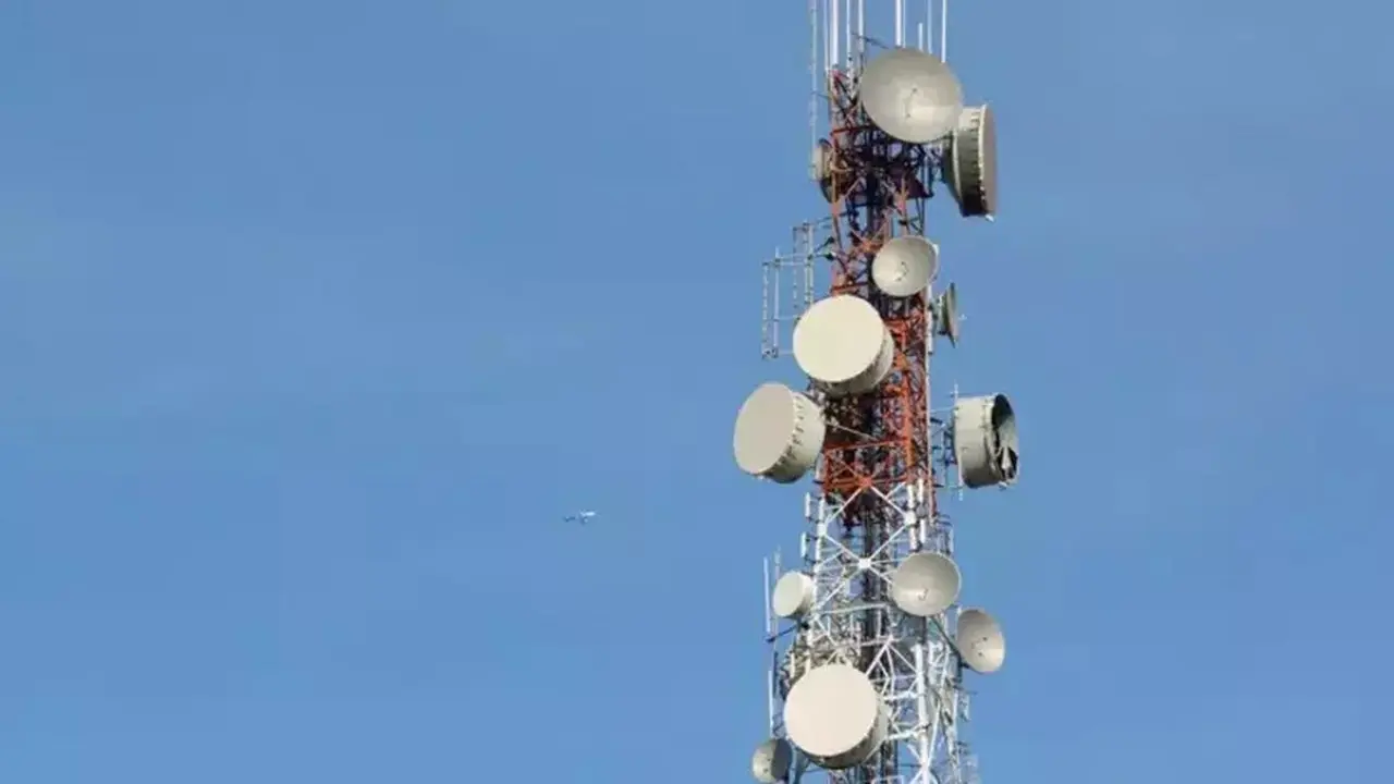 Skenario Merger MTEL-TBIG: Katalis Baru Industri Menara Telekomunikasi
