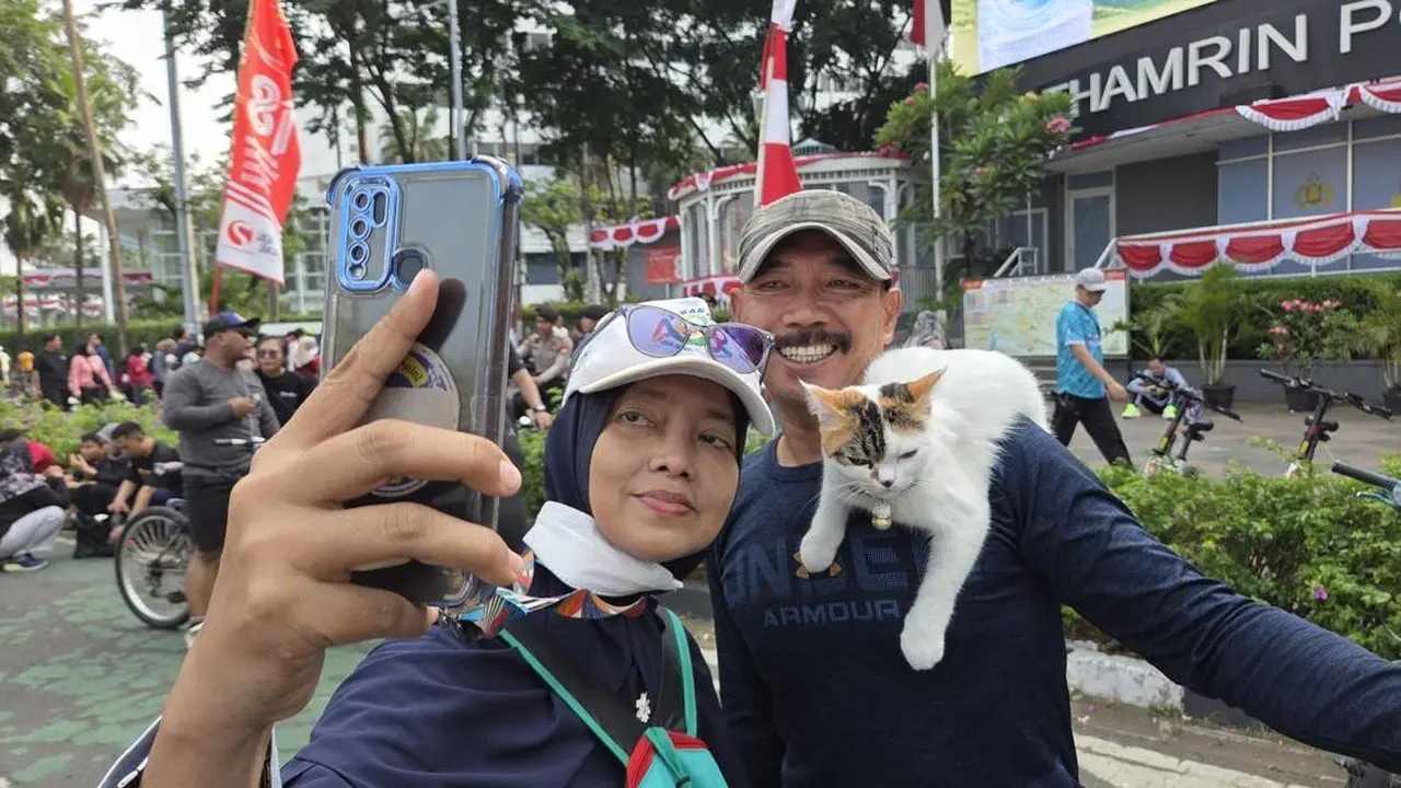 Telon, Si Kucing Viral yang Curi Perhatian di CFD Bundaran HI