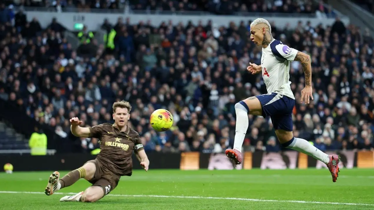 Tottenham dan Everton Pertimbangkan Tukar Richarlison dengan Ndiaye