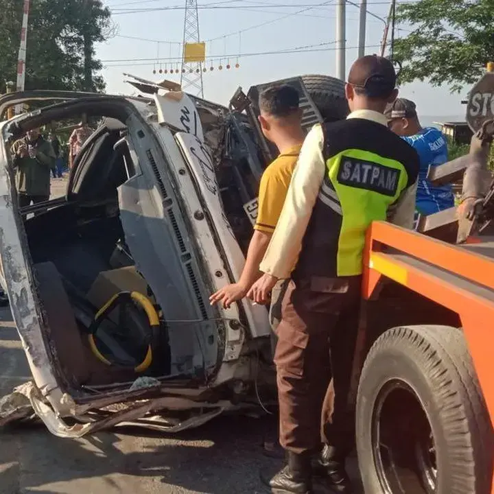 Truk Pasir Tertabrak Kereta Malabar di Klaten, Sopir Melarikan Diri