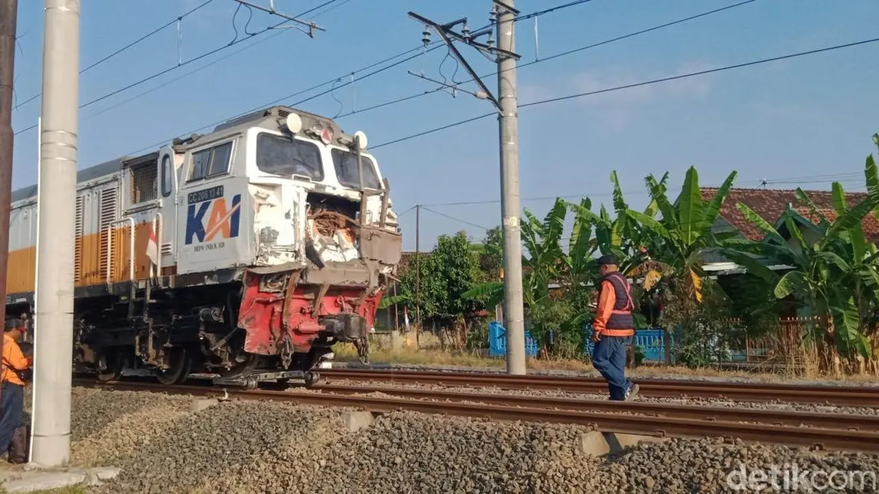 Truk Pasir Vs KA Malabar di Klaten: 14 Kereta Terlambat, KAI Minta Maaf