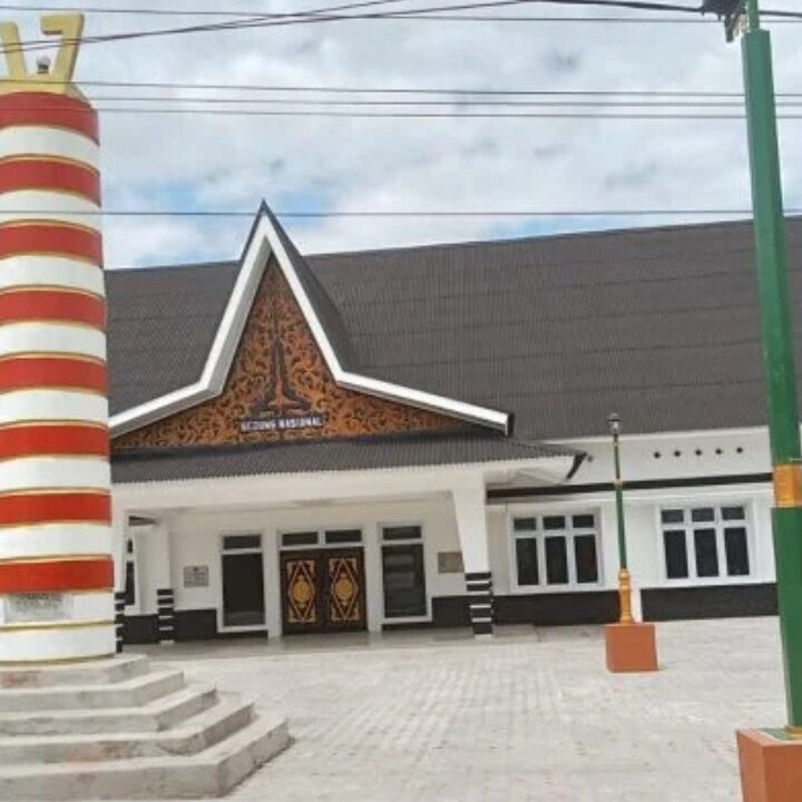 Era Wako Ahmadi: Judul Paket Proyek Taman Tugu 17, Hasil Proyek Jadi Halaman Gedung Nasional?