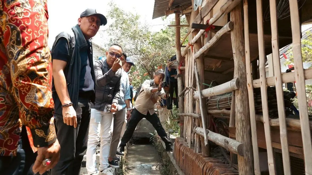 Wakil Ketua DPR Tinjau Kekeringan Cirebon, Sebut Akses Air Bersih Masalah Kronis