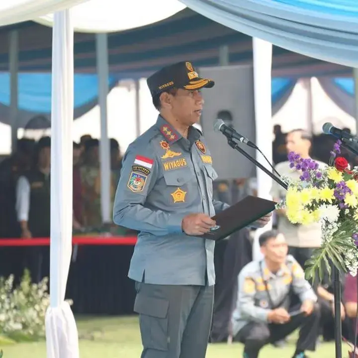 Wamendagri: Satlinmas Pilar Penting Kelancaran Pembangunan Nasional