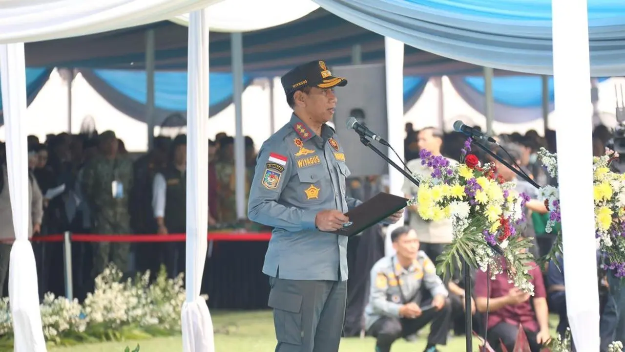 Wamendagri: Satlinmas Pilar Penting Kelancaran Pembangunan Nasional