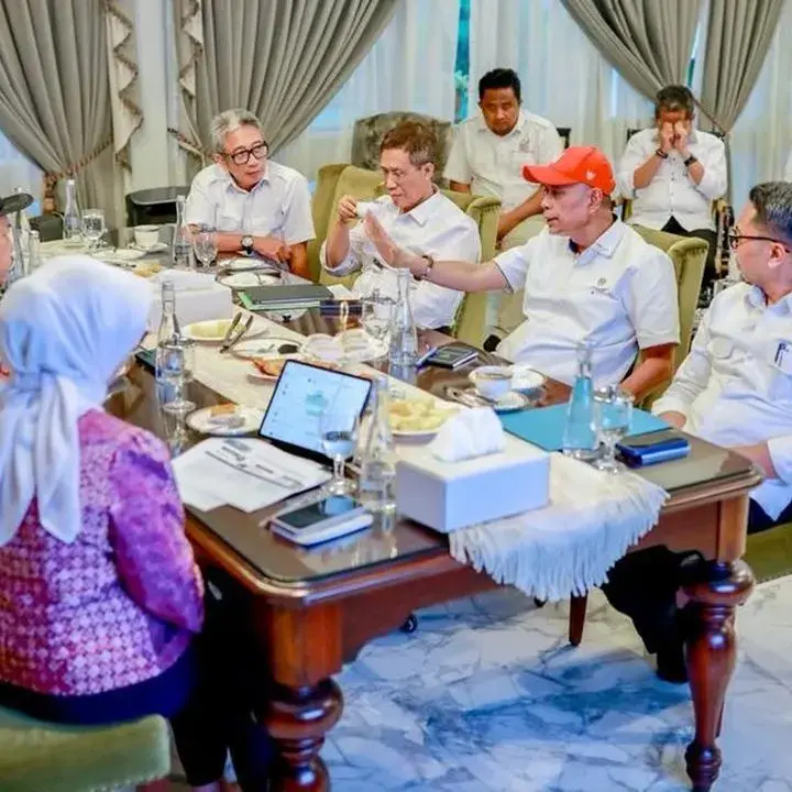 Wamensos dan Kepala Bappenas Berdiskusi Penanganan Bencana hingga Program Permakanan