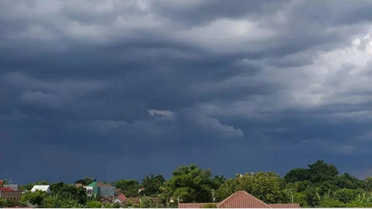 Cuaca Hari Ini: Jakarta Diprediksi Berawan, Suhu Bisa Capai 37 Derajat Celsius