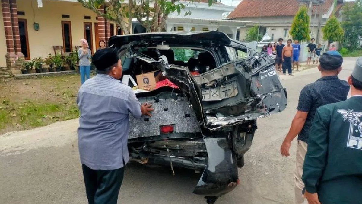 Detik-detik Mobil Sedan Tertabrak KA Wijaya Kusuma di Jember, Sudah Diklakson Masinis Berkali-kali