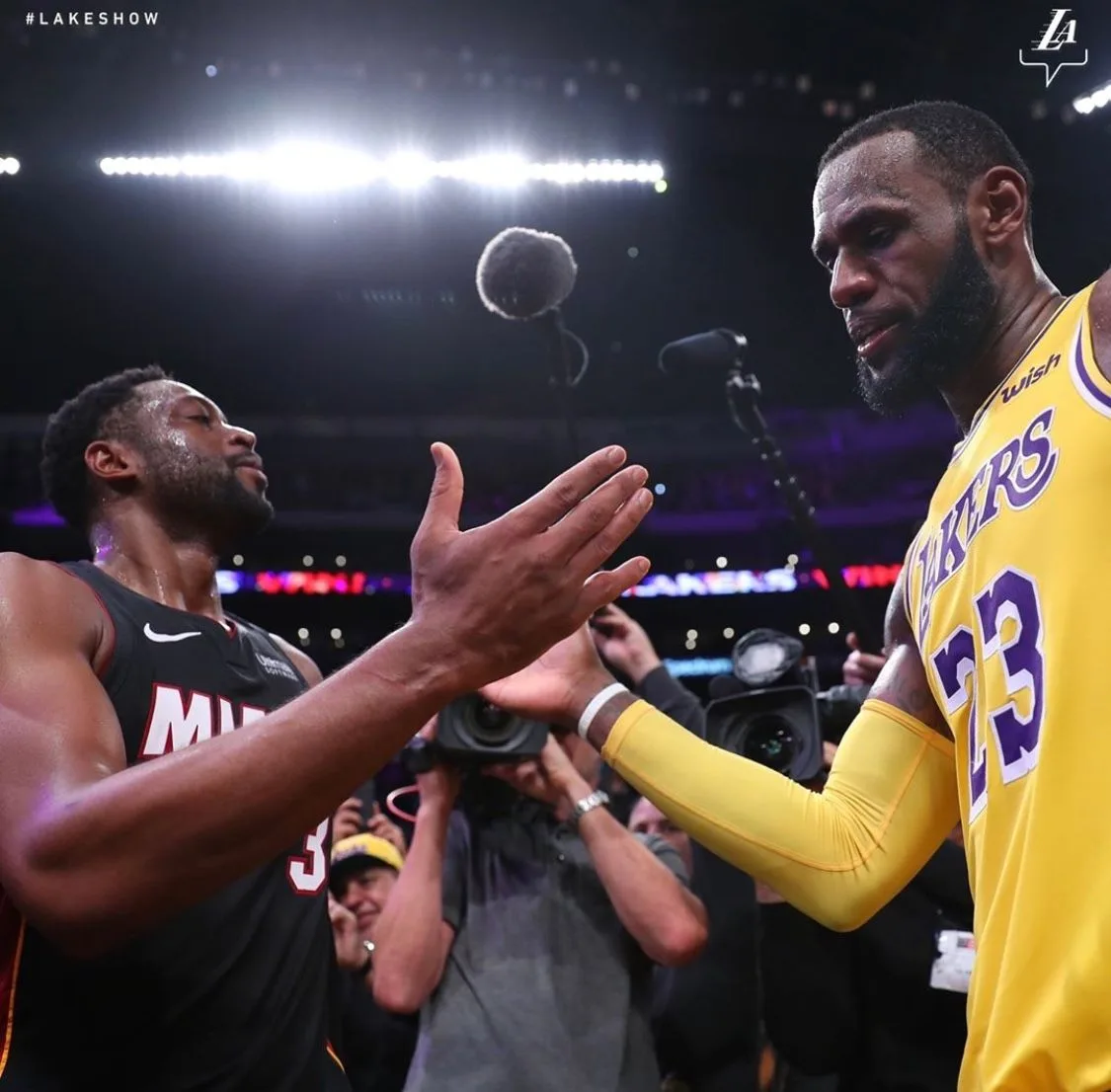 Dean Wade Berjuang di Garis Depan 76ers: Menit Berat, Cedera, dan Kontroversi Handshake dengan LeBron
