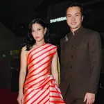 Dian Sastrowardoyo Bawa Busana Monokrom dan Gaun Hitam di BIFF 2026, Angkat Desainer Lokal