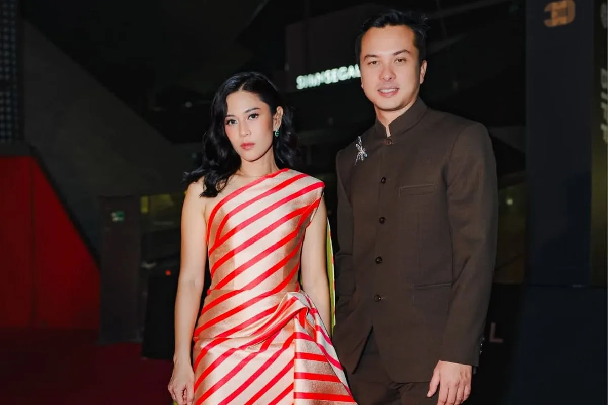 Dian Sastrowardoyo Bawa Busana Monokrom dan Gaun Hitam di BIFF 2026, Angkat Desainer Lokal