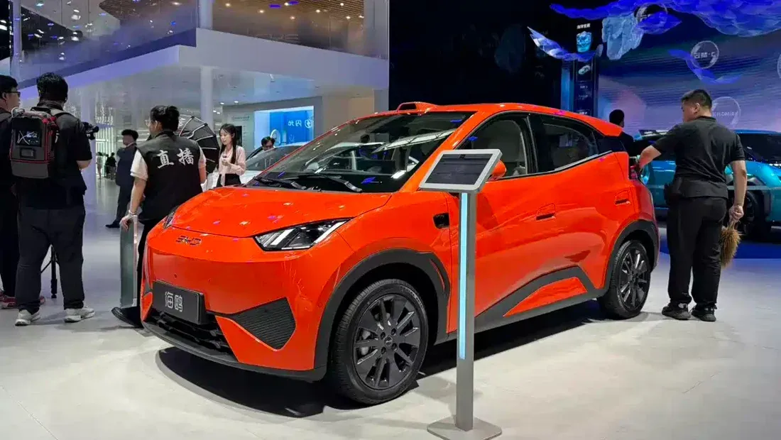 Revolusi Mobil Listrik: BYD Atto 1 Generasi Terbaru Muncul di Dealer, Bisa Isi Daya 9 Menit!