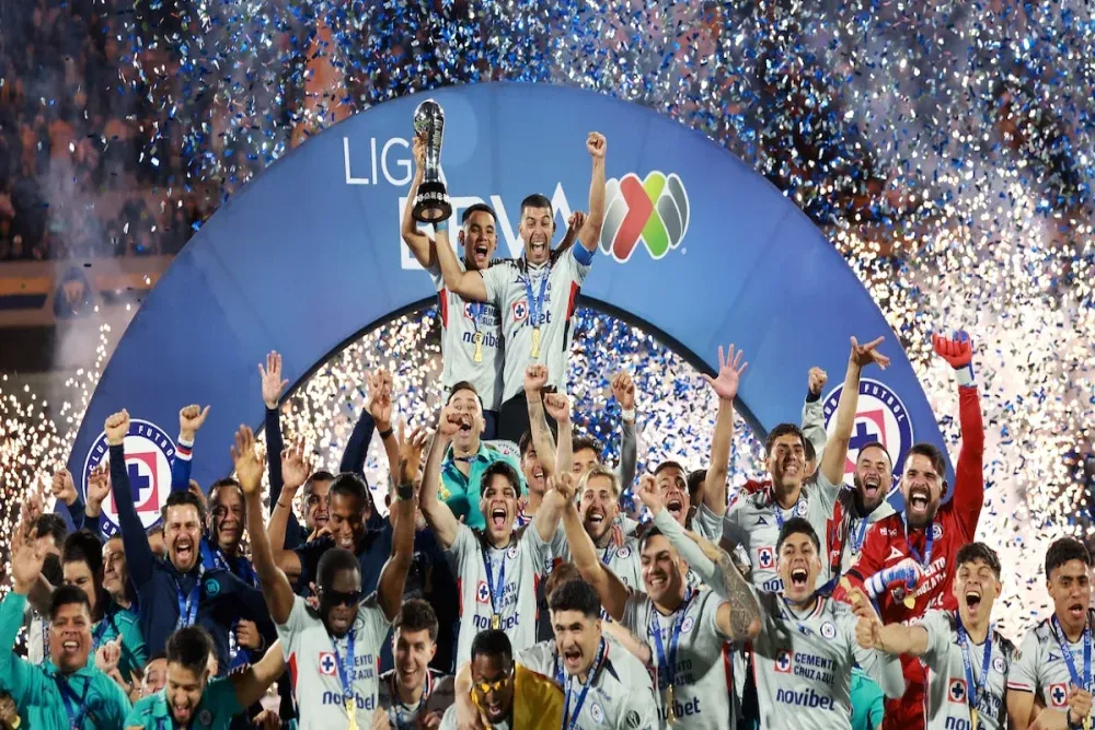 Warisan Sejarah dan Tantangan Masa Depan: Mengulik Perjalanan Cruz Azul di Liga MX